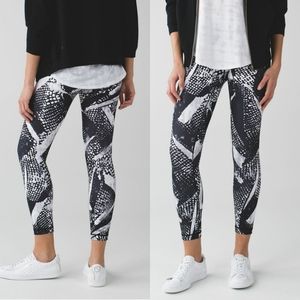 Lululemon • High Times Pant Full-on Luon in Static Mist White Black Size 6
